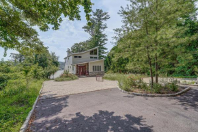 Beautiful Candlewood Lake House with Private Dock!